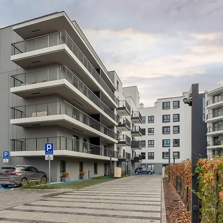 In With Parking, Bathtub And Desk For Remote Work By Renters Apartmán *