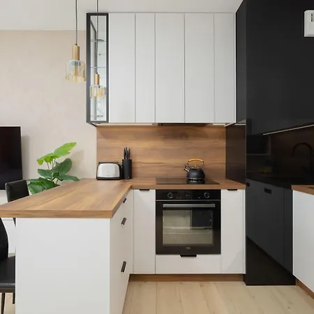In With Parking, Bathtub And Desk For Remote Work By Renters Apartmán *