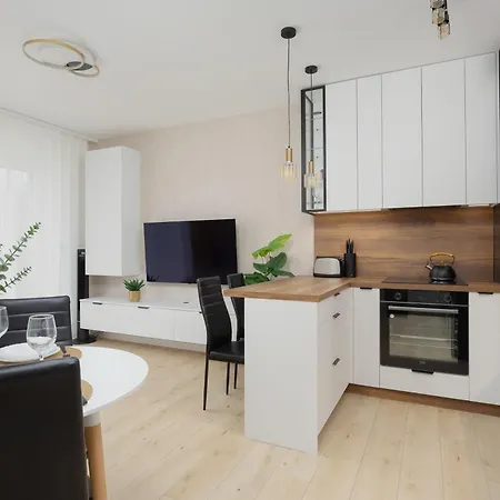 In With Parking, Bathtub And Desk For Remote Work By Renters Apartmán *