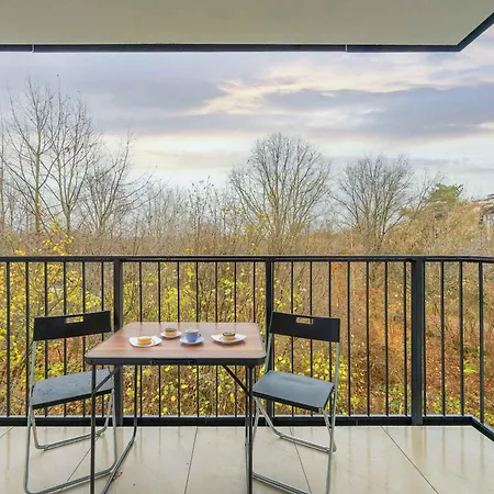 In With Parking, Bathtub And Desk For Remote Work By Renters
