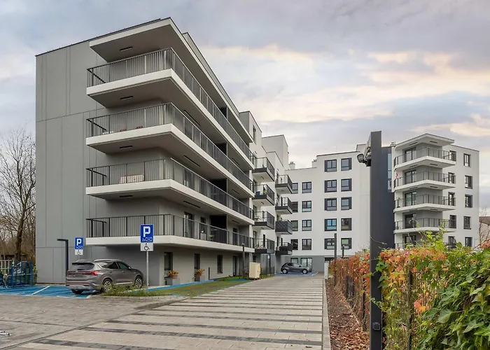 In With Parking, Bathtub And Desk For Remote Work By Renters شقة *