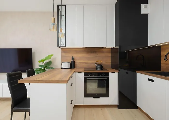 In With Parking, Bathtub And Desk For Remote Work By Renters شقة *