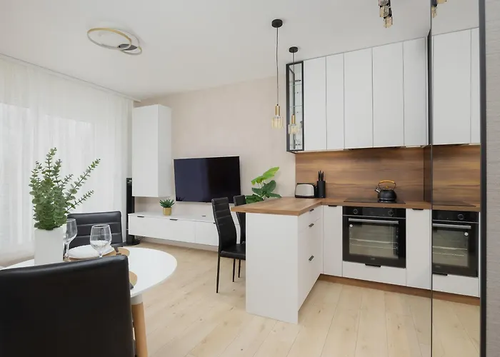 In With Parking, Bathtub And Desk For Remote Work By Renters شقة *