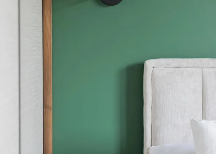 شقة In With Parking, Bathtub And Desk For Remote Work By Renters *